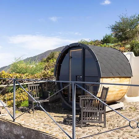 아파트 Ek Drago El Milagro *